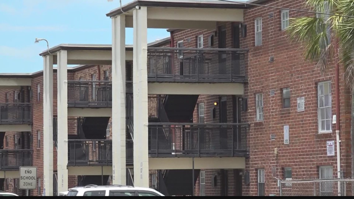 Rats, mold and unsafe living conditions in apartments prompts HUD
