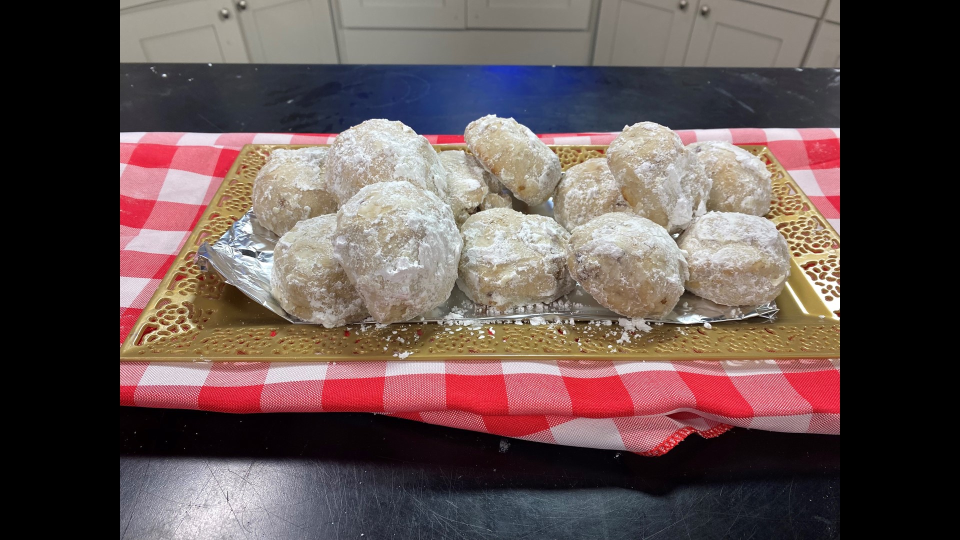 Makayla Lucero Makes Mexican Wedding Cookies | Firstcoastnewscom