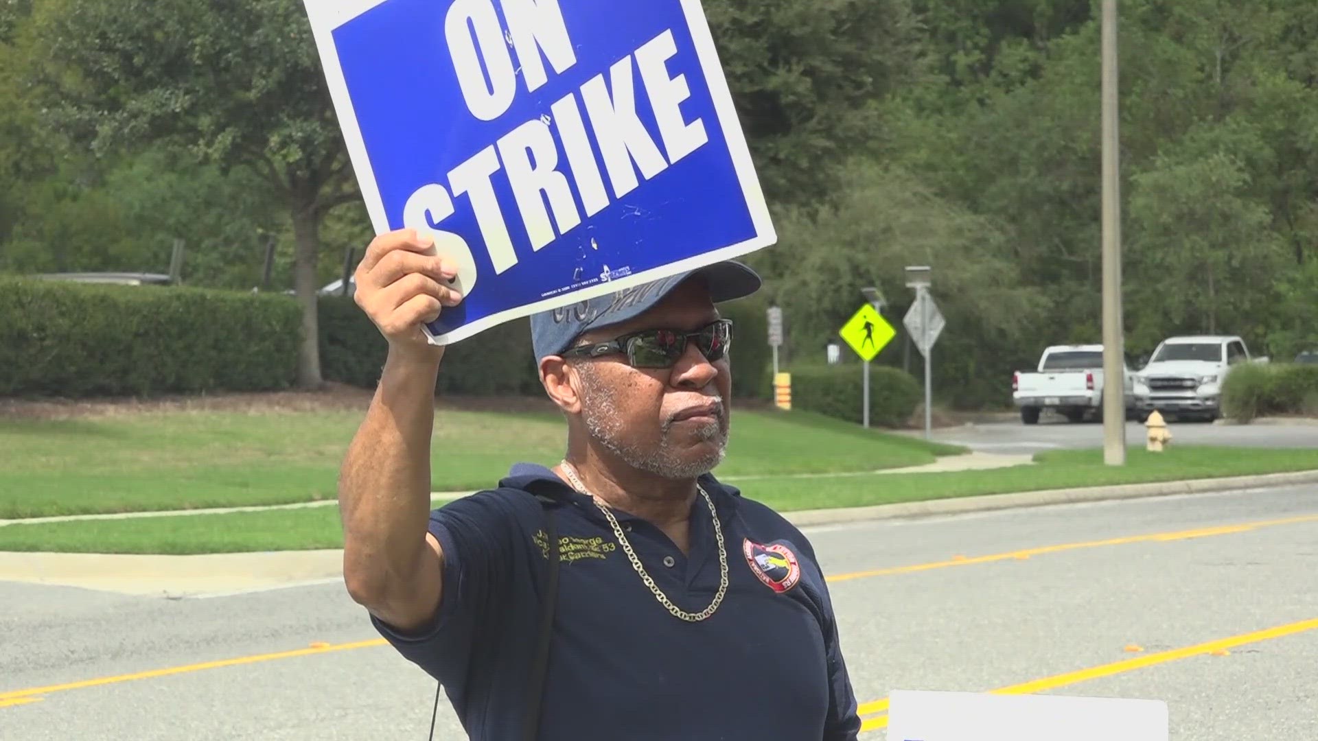 The North Florida Central Labor Council picketed alongside employees Friday afternoon outside the distribution center on the city’s west side.