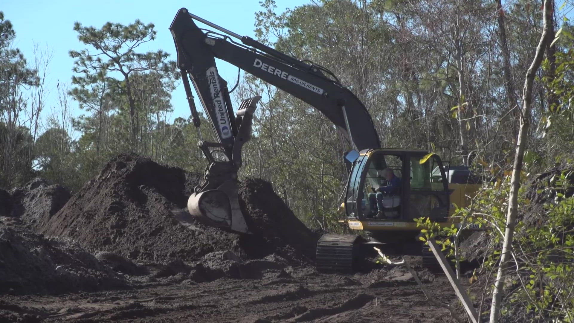 firstcoastnews.com - Anthony Austin - Tell me how this is legal': Jacksonville neighbors question construction, road damage