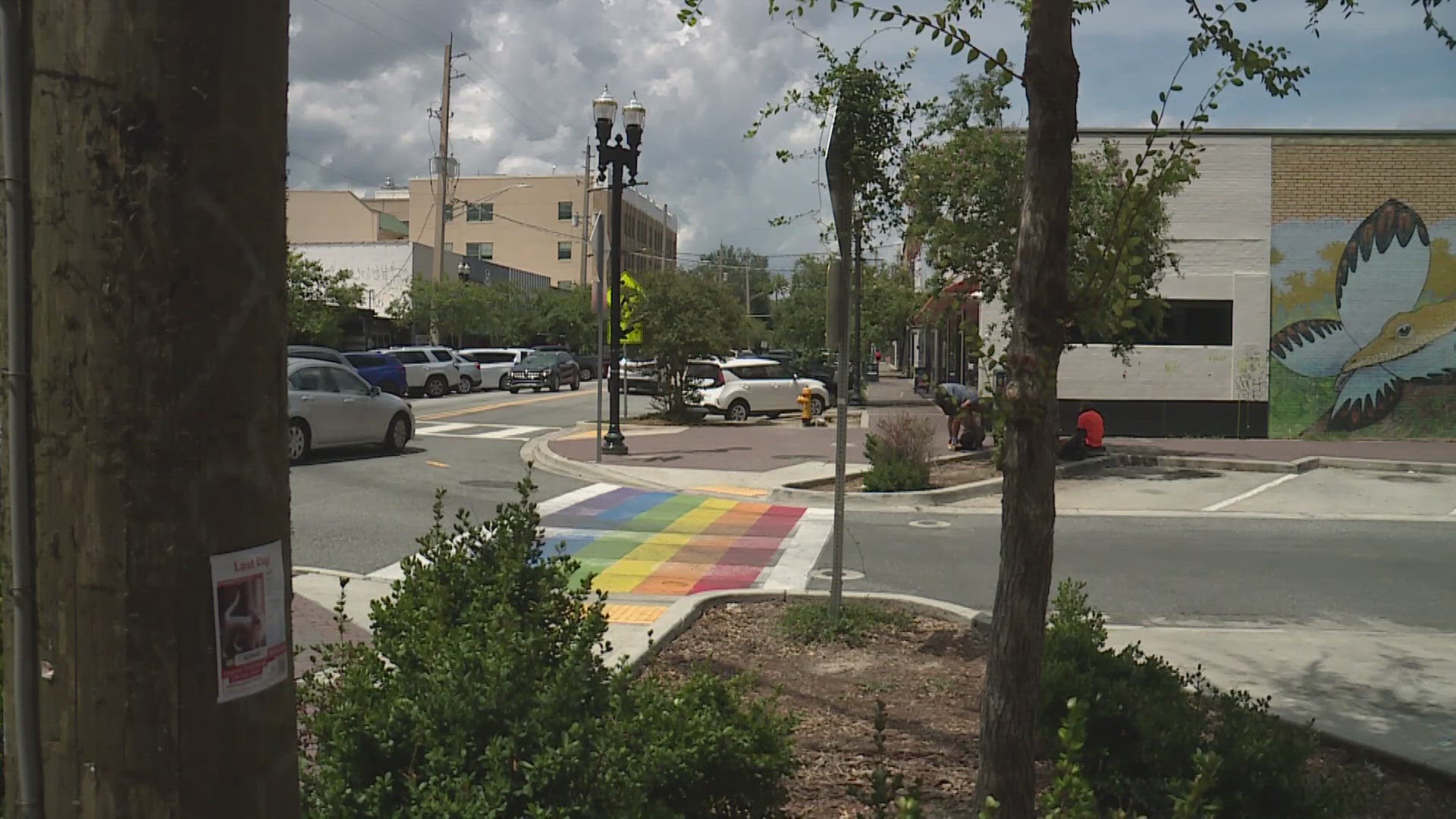 According to a new FDOT memo, the crosswalks can lead to "distractions or misunderstandings, jeopardizing both driver and pedestrian safety."