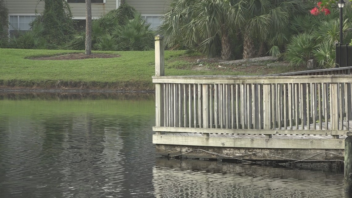 Girl drowns in Jacksonville Southside apartment's retention pond