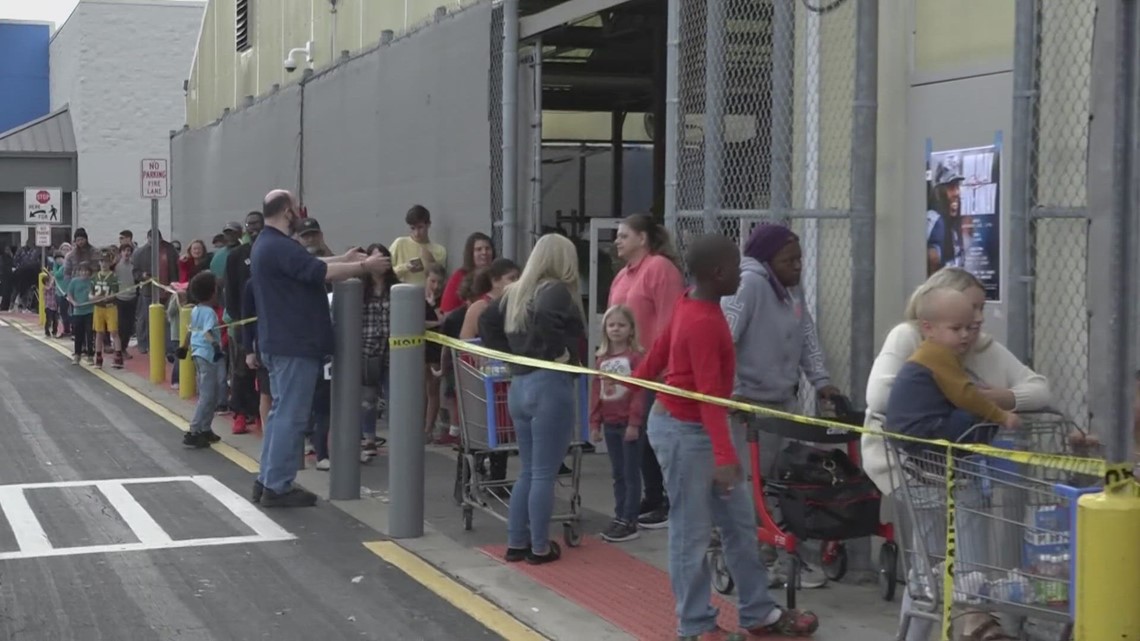 NFL player Derrick Henry holds holiday toy drive in Yulee - Vimarsana News