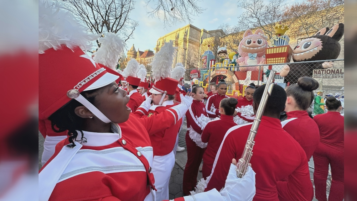Oakleaf High School flutist marches in Macy's Thanksgiving Day Parade ...