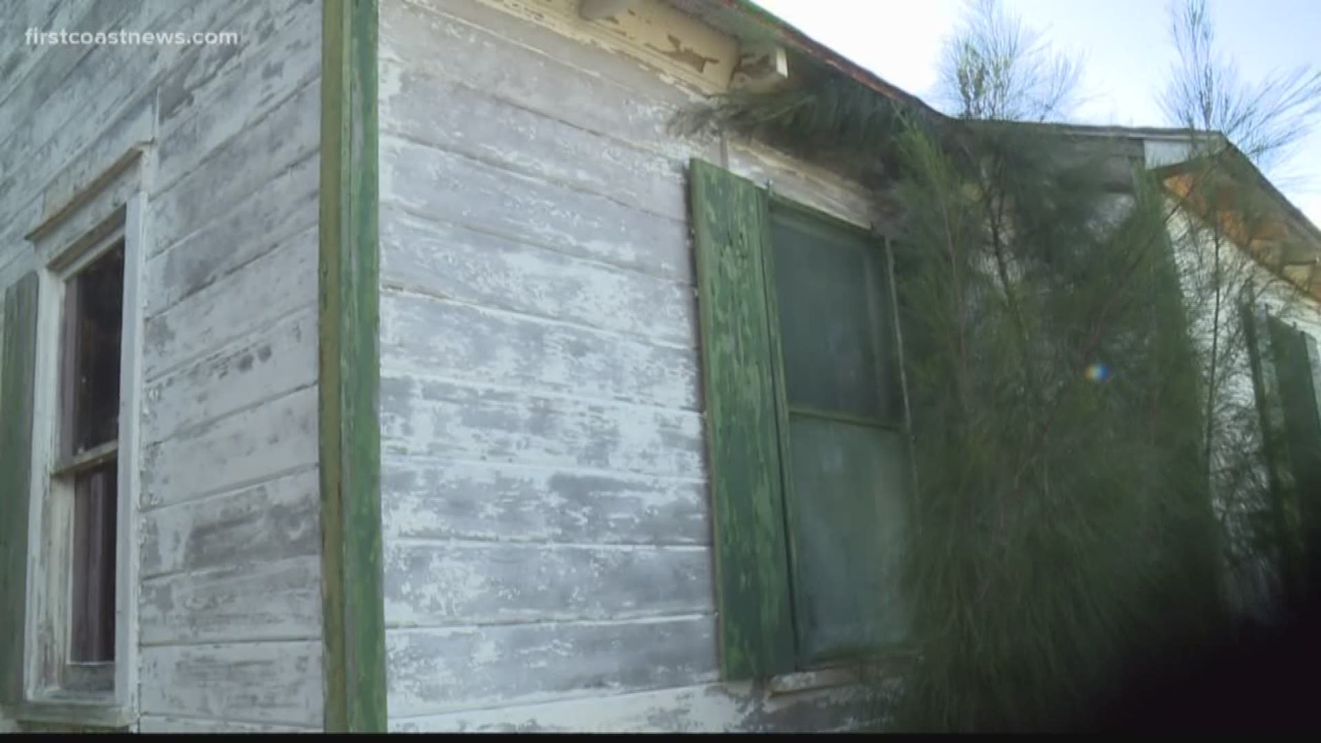 An abandoned coquina house in St. Augustine is heading to Flagler County to the Florida Agricultural Museum to preserve it.