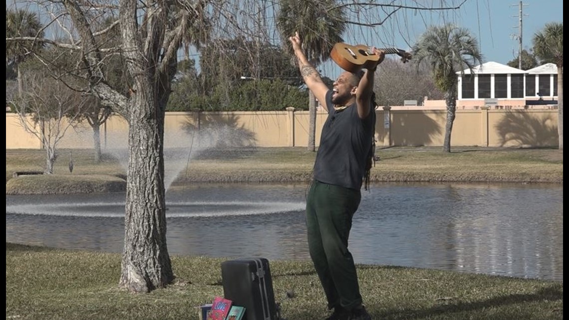 Florida librarian traveling for story time | firstcoastnews.com - Vimarsana News