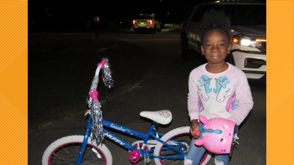 Columbia County deputies buy little girl new bike - Vimarsana News
