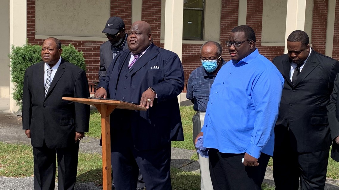 Jacksonville pastor pleads for end of gun violence - Vimarsana News