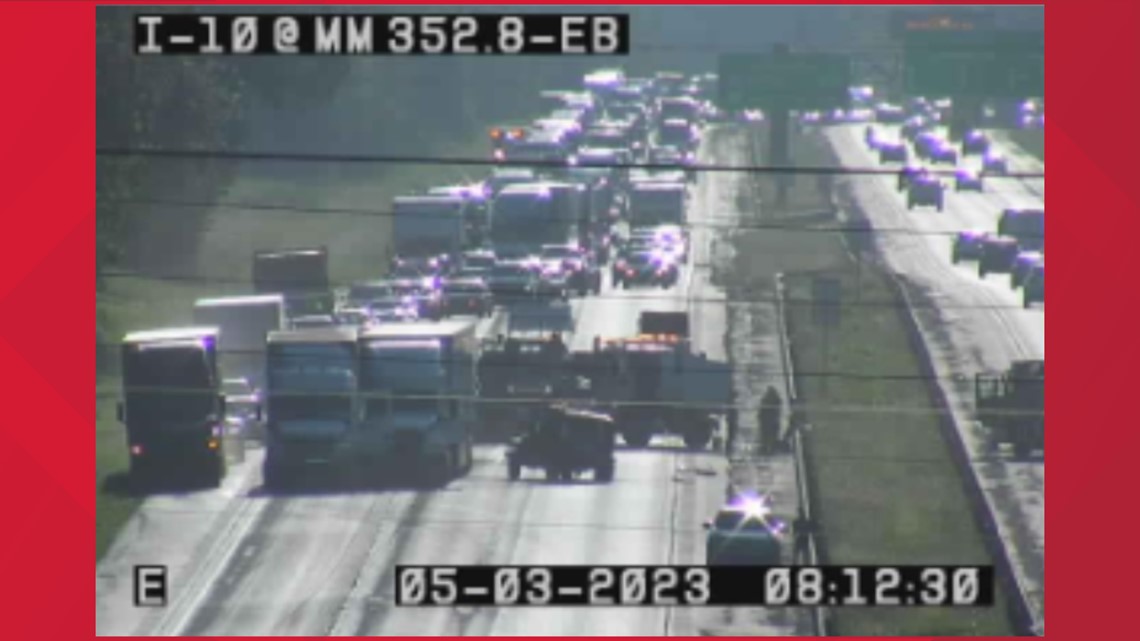 Lanes reopen after multi-car crash on I-10 WB near Chaffee