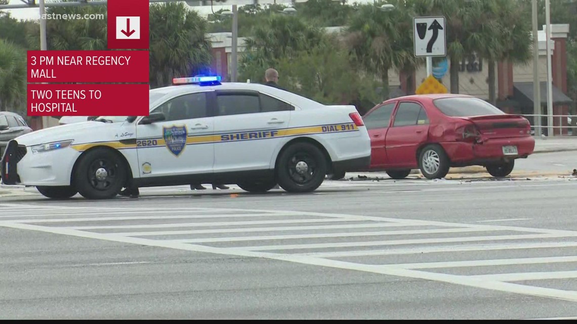 2 teens injured in crash involving JSO patrol vehicle