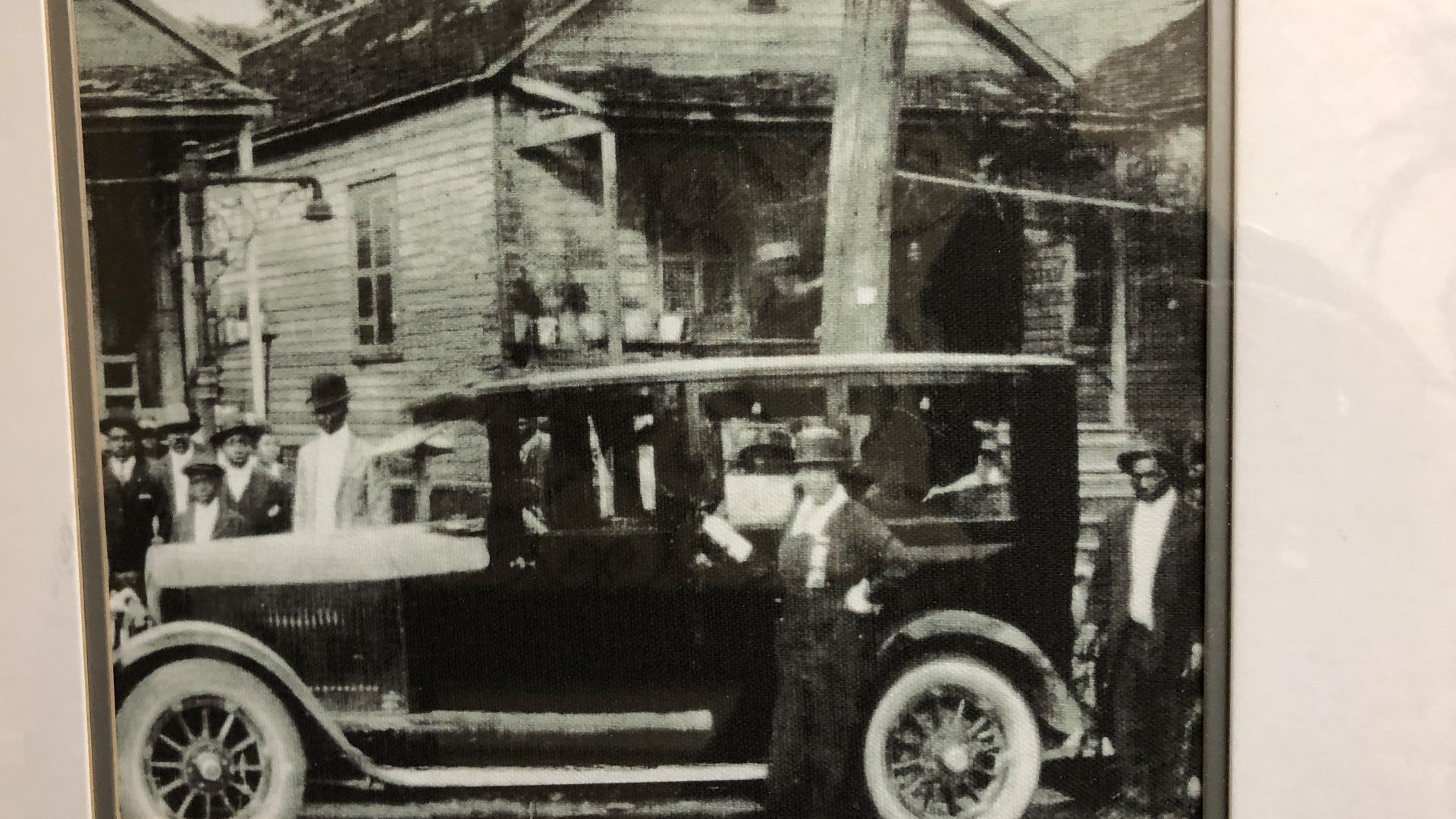 Jacksonville's Holmes, Glover, Solomon Funeral Directors