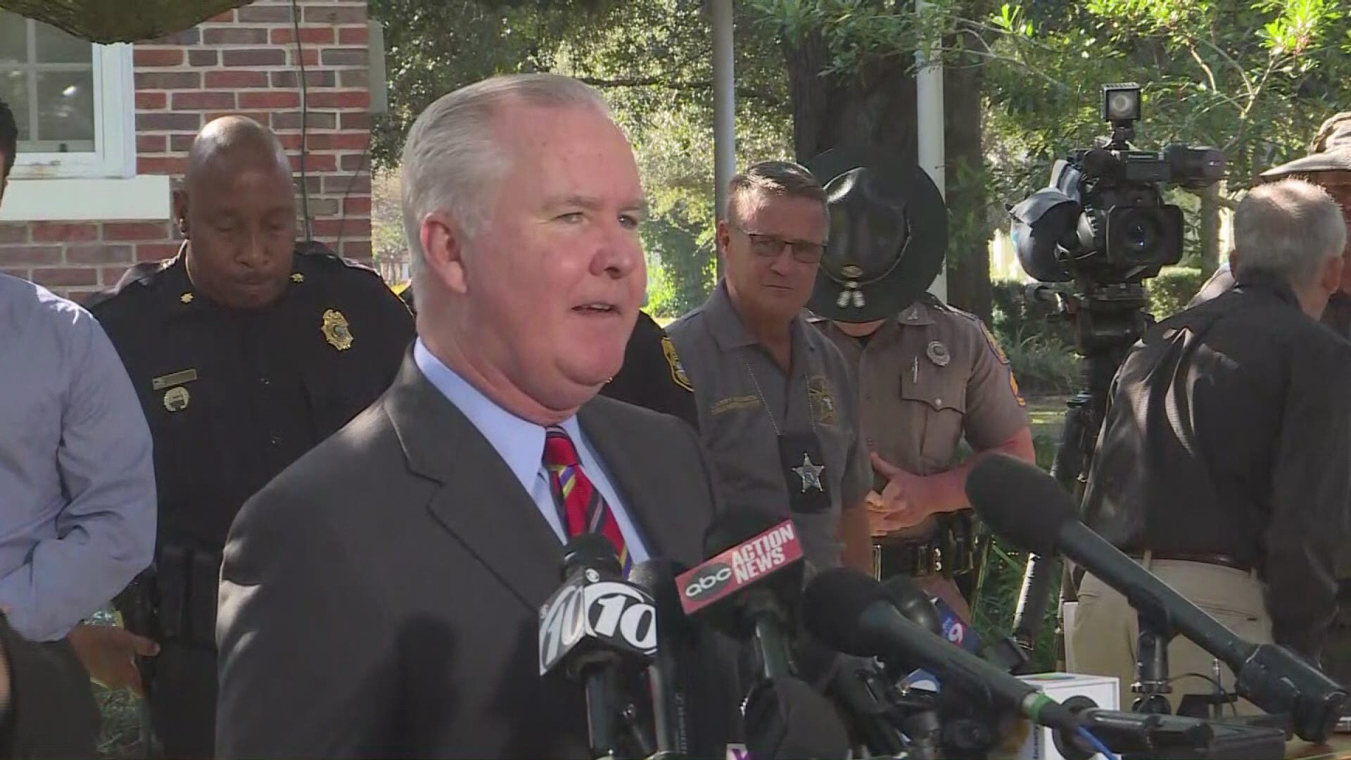 A powerful statement by Tampa Mayor Bob Buckhorn speaking of Howell Emanuel Donaldson III, the suspect in the Seminole Heights murders: "If he is found to be guilty, he should die."